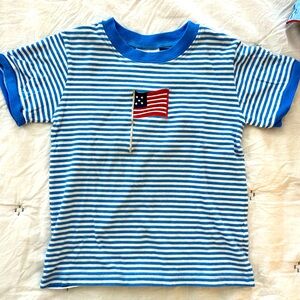 Little English boys t-shirt with American flag in size 5